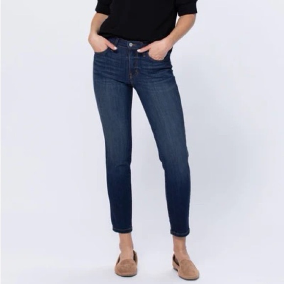 Judy Blue Handsand Relaxed Mid Rise Jean - Picture 15 of 15